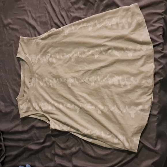 Green tank top from live cherish - Picture 1 of 3